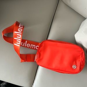 Lululemon BNWT 1L Belt Bag SOLD OUT ONLINE
